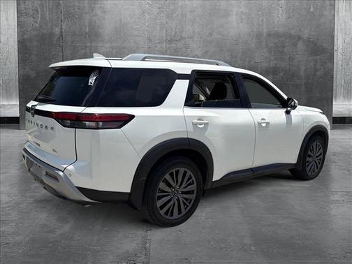 2024 Nissan Pathfinder SL FWD