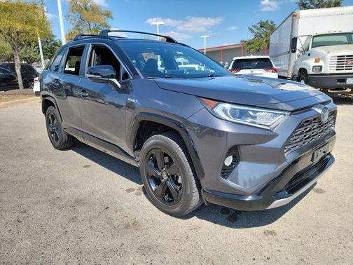 2020 Toyota RAV4 Hybrid SE