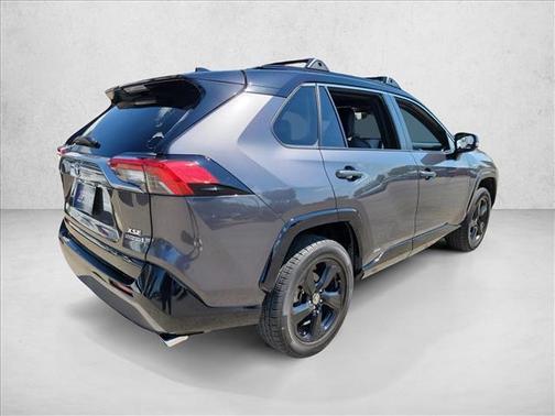 2020 Toyota RAV4 Hybrid SE