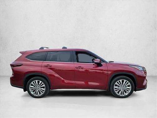 Ruby Flare Pearl 2026 Toyota Highlander Platinum