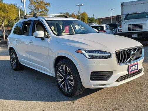 2021 Volvo XC90 T6 Momentum