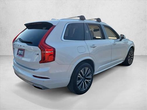 2021 Volvo XC90 T6 Momentum
