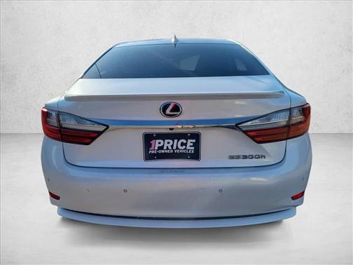 2018 Lexus ES 300h Base
