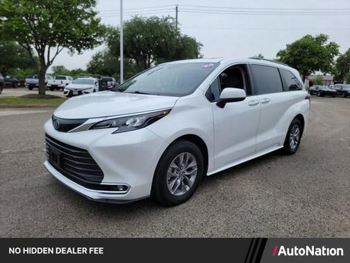 Wind Chill Pearl 2024 Toyota Sienna XLE