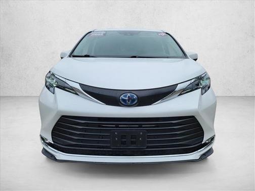 Wind Chill Pearl 2024 Toyota Sienna XLE