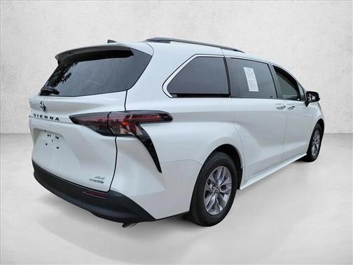 Wind Chill Pearl 2024 Toyota Sienna XLE