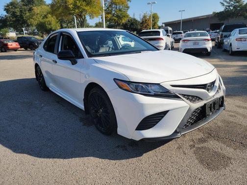 2020 Toyota Camry SE