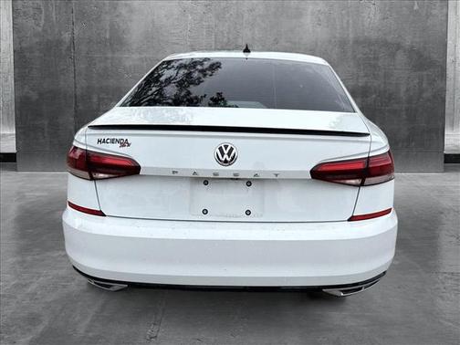 2020 Volkswagen Passat 2.0T R-Line
