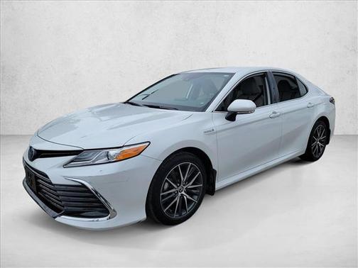 2021 Toyota Camry Hybrid XLE