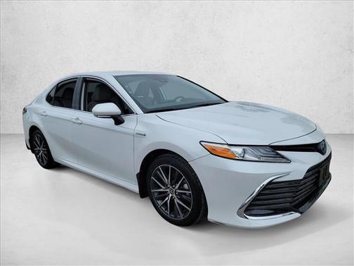 2021 Toyota Camry Hybrid XLE