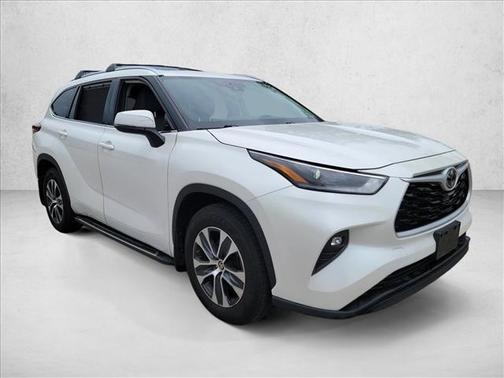 Blizzard Pearl 2021 Toyota Highlander XLE