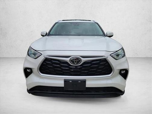 Blizzard Pearl 2021 Toyota Highlander XLE