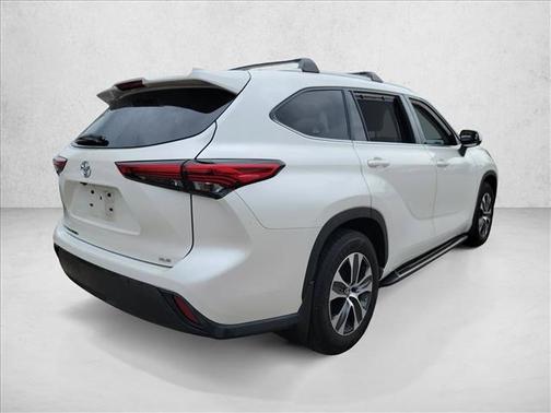Blizzard Pearl 2021 Toyota Highlander XLE