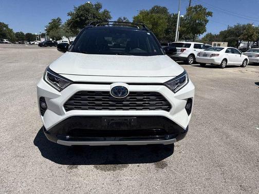 2020 Toyota RAV4 Hybrid SE