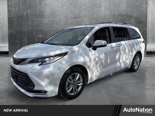 2023 Toyota Sienna Limited 7-Passenger