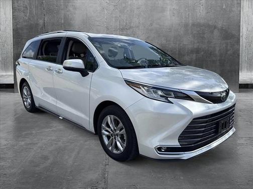 2023 Toyota Sienna Limited 7-Passenger