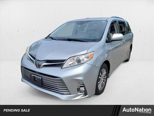 2019 Toyota Sienna XLE