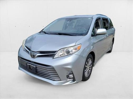 2019 Toyota Sienna XLE