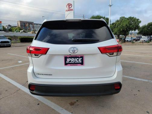 Blizzard Pearl 2019 Toyota Highlander LE I4