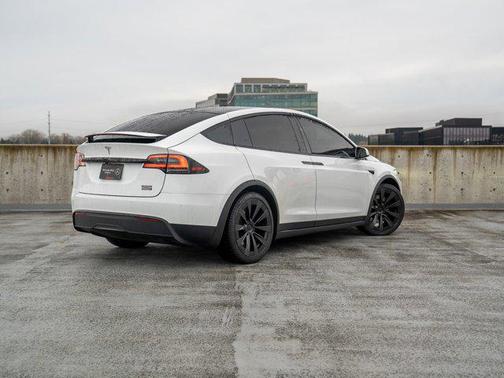 2022 Tesla Model X Plaid Tri Motor All-Wheel Drive