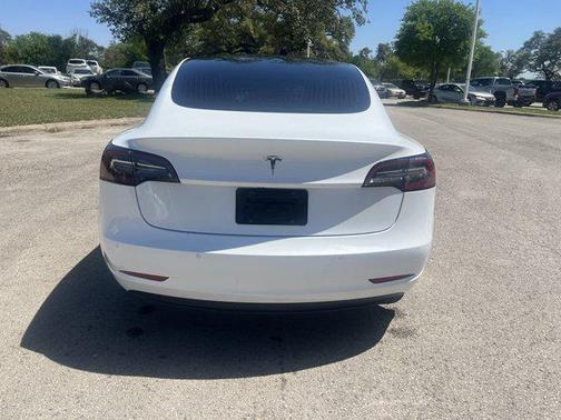 2019 Tesla Model 3 Mid Range