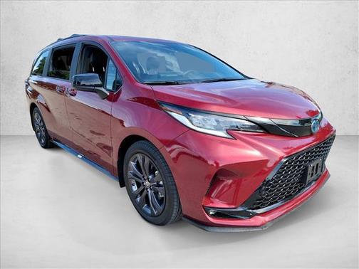 2025 Toyota Sienna XSE 7 Passenger