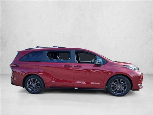 2025 Toyota Sienna XSE 7 Passenger