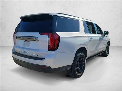 2022 GMC Yukon XL 4WD AT4