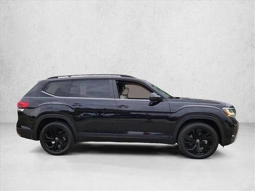 Deep Black Pearl 2022 Volkswagen Atlas 3.6L SE w/Technology