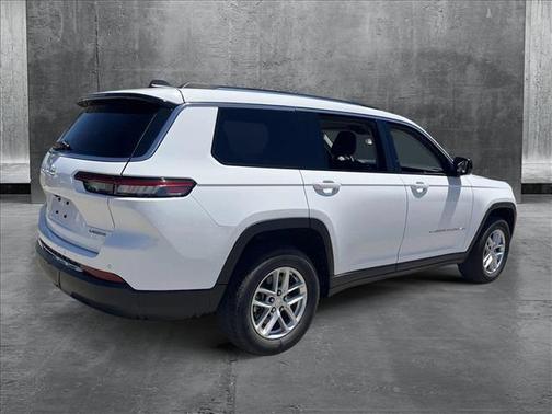 2022 Jeep Grand Cherokee L Laredo