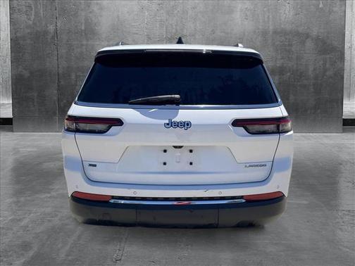 2022 Jeep Grand Cherokee L Laredo