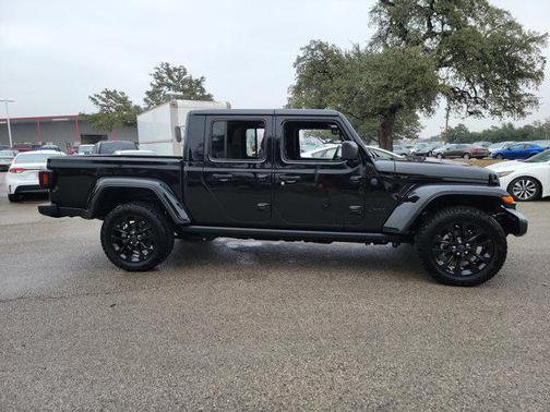 2025 Jeep Gladiator Nighthawk