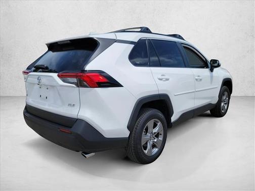 Ice Cap 2025 Toyota RAV4 XLE