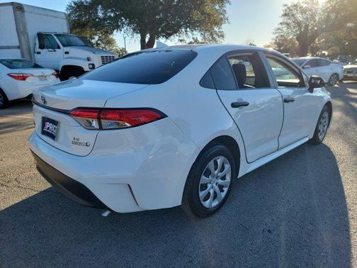 2024 Toyota Corolla Hybrid LE