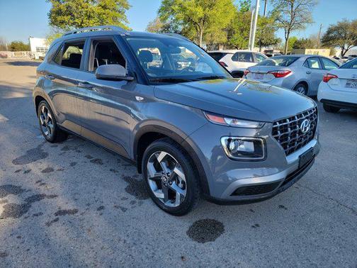 2023 Hyundai VENUE SEL