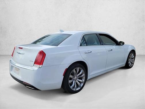 Bright White Clearcoat 2018 Chrysler 300 Limited