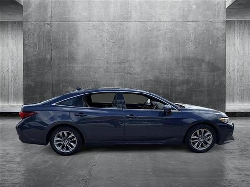 2019 Toyota Avalon XLE