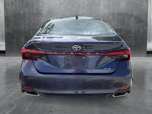 2019 Toyota Avalon XLE