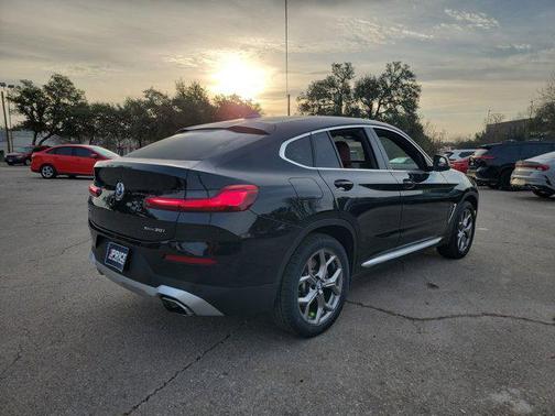 2022 BMW X4 xDrive30i