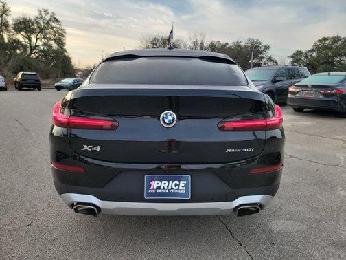 2022 BMW X4 xDrive30i