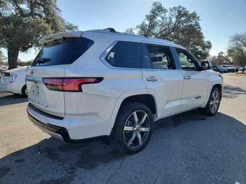 2023 Toyota Sequoia Capstone