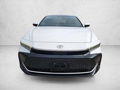 Oxygen White 2023 Toyota Crown Limited