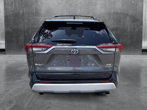 2021 Toyota RAV4 Hybrid SE
