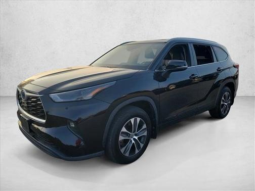 2023 Toyota Highlander Hybrid XLE
