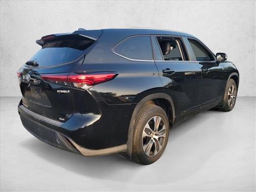 2023 Toyota Highlander Hybrid XLE