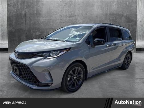 2025 Toyota Sienna XSE 7 Passenger