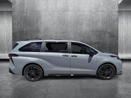 2025 Toyota Sienna XSE 7 Passenger