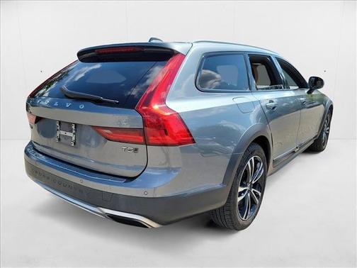 2018 Volvo V90 Cross Country T5