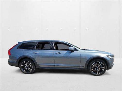 2018 Volvo V90 Cross Country T5