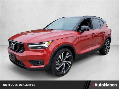 Fusion Red Metallic 2022 Volvo XC40 T5 R-Design